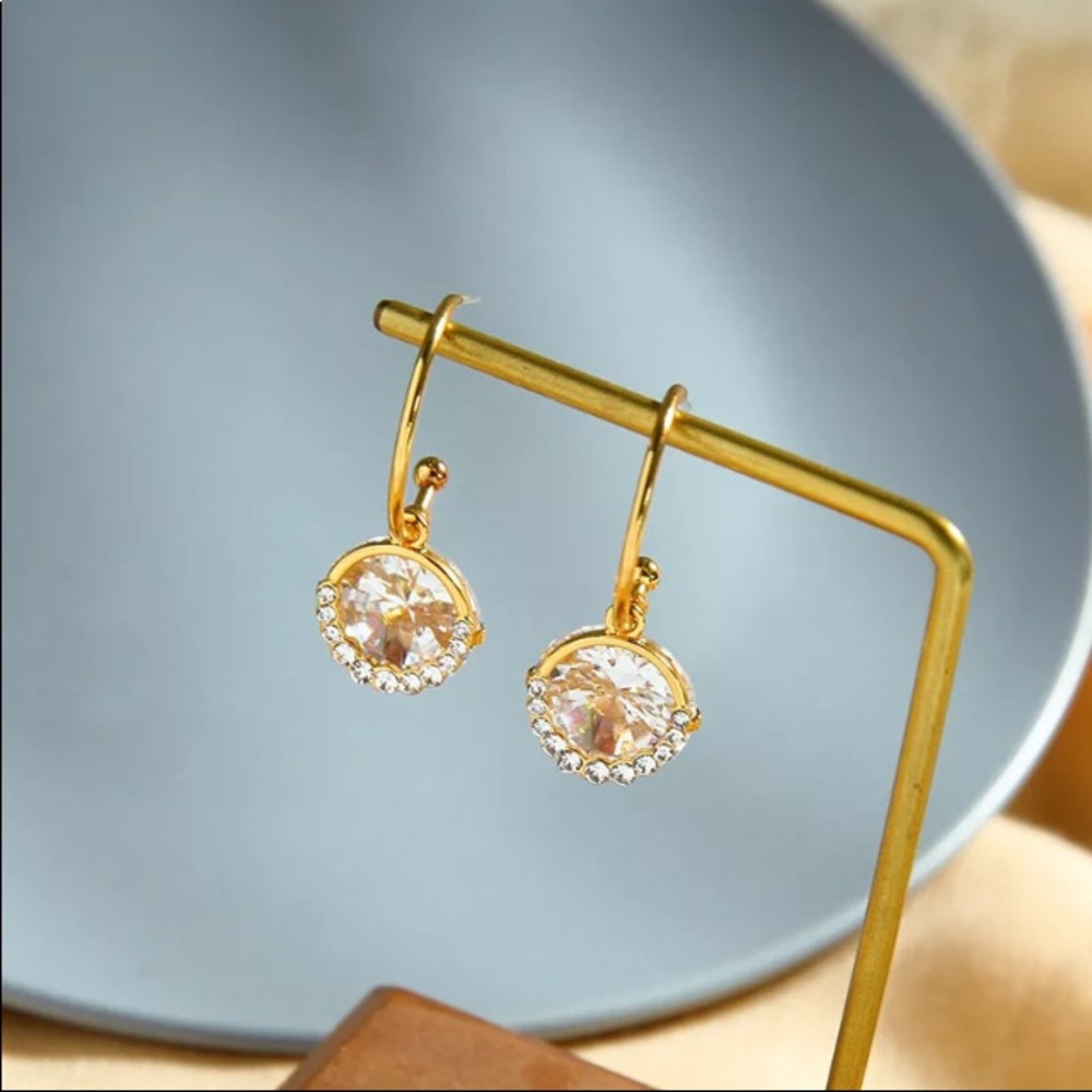 Boho round crystal clear gold earrings - Picture 8 of 11